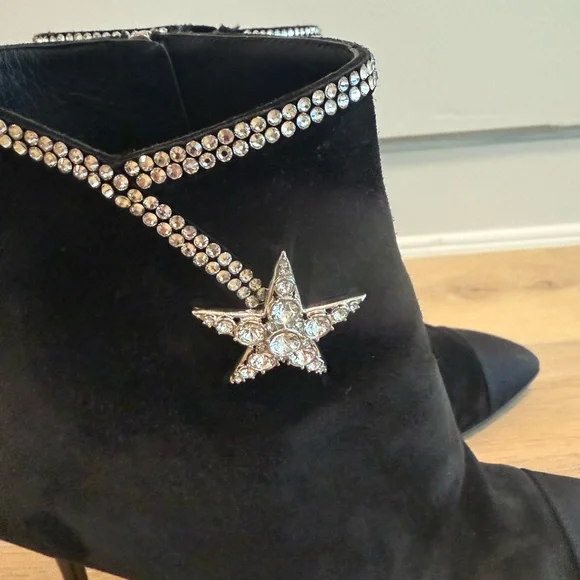SOLD 🎊Chanel Black Suede Comet star boots - Picture 3 of 9